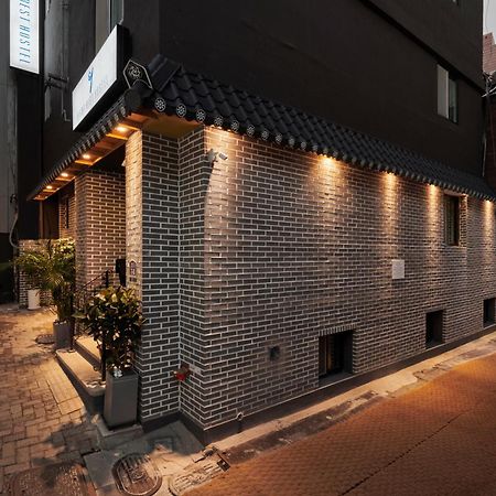 Eight Rest Hostel Myeongdong โซล ภายนอก รูปภาพ