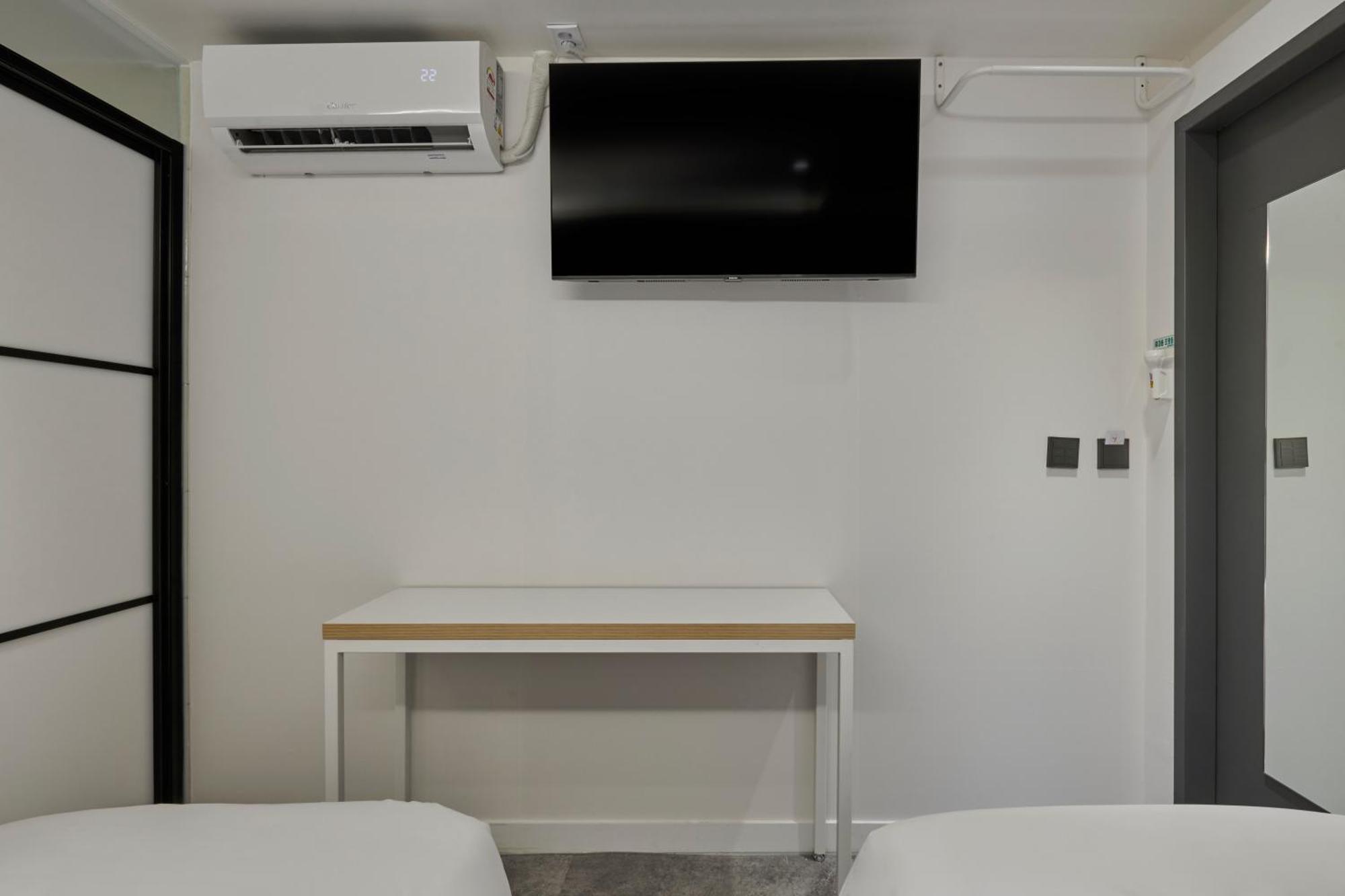 Eight Rest Hostel Myeongdong โซล ภายนอก รูปภาพ